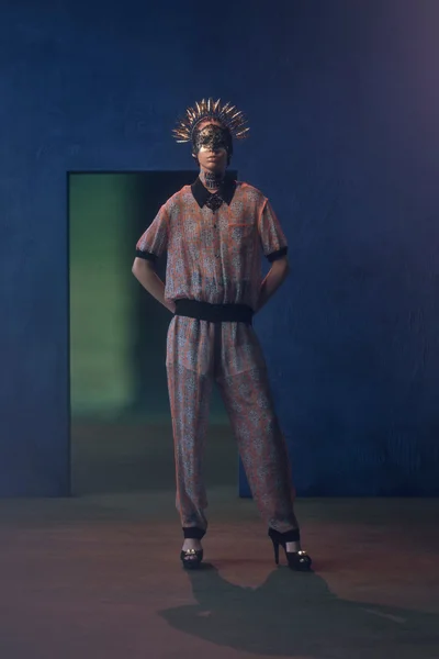 Look 10